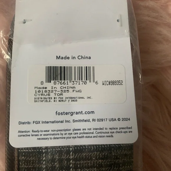 Foster Grant Premium Black Glasses - Picture 3 of 4